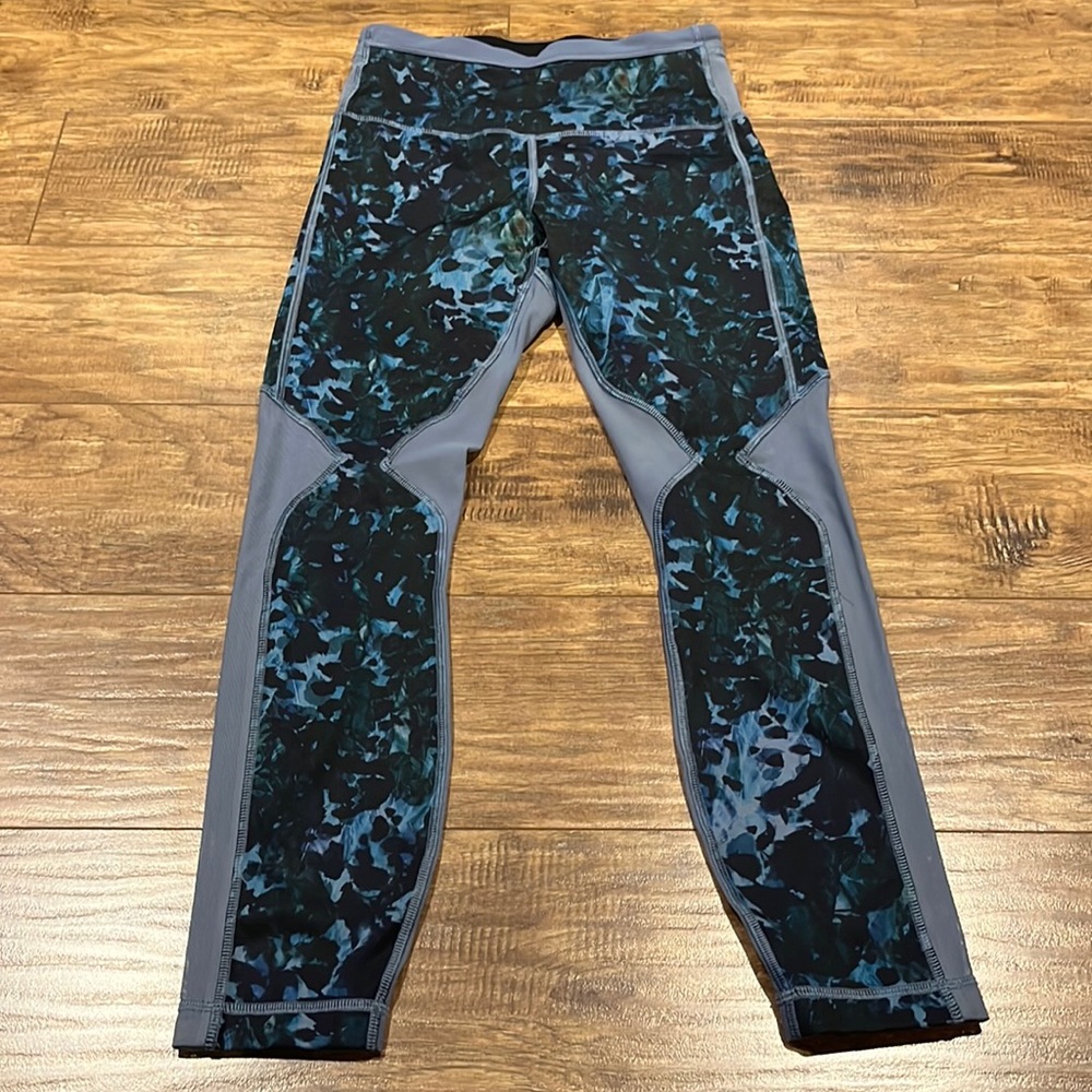 Lululemon mesh back 7/8 leggings